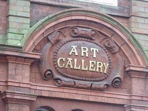 Art Gallery Dos and Don'ts: What to know if you're trying to get your #art shown in a gallery, and how to go about starting your very own art gallery. Starting An Art Gallery, Art Gallery Building, Ghostbusters Halloween, Artist Lifestyle, Art Centers, Yard Haunt, Business Web Design, Lifestyle Art, Antique Design