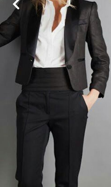 Women Suits Wedding, Women In Suits, Suits Style, Tuxedo Women, Women Suits, Suit Style, Wedding Suit, Black Suit, Tomboy Fashion