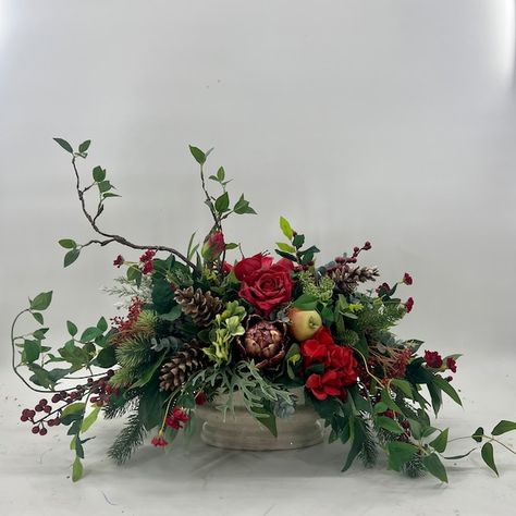 Floranique - Etsy Fireplace Flower Arrangements, White Christmas Floral Arrangements, Xmas Flower Arrangements, Winter Floral Arrangements Centerpieces, Christmas Floral Centerpieces, Thanksgiving Arrangements, Green Floral Arrangements, Christmas Floral Arrangements Diy, Christmas Arrangements Centerpieces