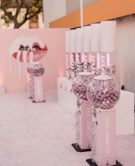 Rare Beauty Event, Brand Activation Ideas, Launch Event Ideas, Business Launch Party, Experiential Marketing Events, Activation Ideas, Marketing Activations, Case Studio, White Claw