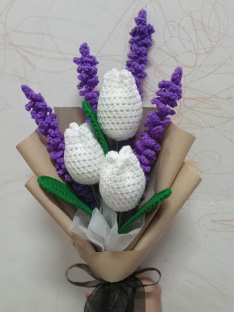 Tulips And Lavender Crochet Bouquet, Crochet White Flower Bouquet, Croche Flower Bouquet, Tulips And Lavender Bouquet, Lavender And Tulip Bouquet, Tulips With Lavender, Tulips Crochet Bouquet, Crochet Tulips Bouquet, Crochet Lavender Bouquet