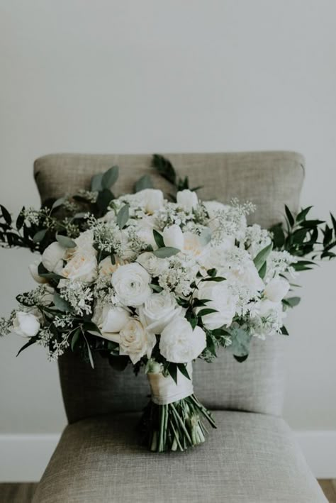 Nye Wedding Bridal Bouquet, Sage Bride Bouquet, White And Green Wedding Bouquet Fall, White Bridal Rose Bouquet, White Flowers For Winter Wedding, Eucalyptus Wedding Flowers Bouquet, Big Bride Bouquet, Boho White Rose Bouquet, Ivory And Greenery Bouquet