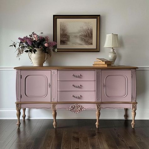 A Ray of Sunlight - Painted Furniture & DIY Pink Buffet Table, French Vintage Living Room, Vintage Buffet Makeover, Vintage Buffet, Revamp Furniture, French Style Furniture, Beige Living Rooms, Vintage Living Room, Diy Furniture Renovation