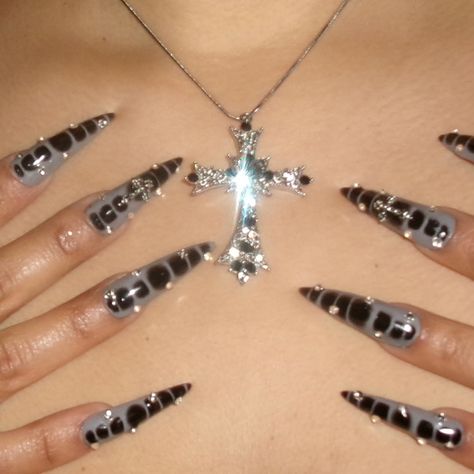 The world is yours🖤 #pressonnails #stilletonails #long #grey #black #bloominggel #silver #rhinestones #nails #inspo #gel #nailsoftheday #fyp #nailslove #apres #pinteret Goth Y2k Nails, Steletoes Nails Design, Nails With Piercing, Silver Stiletto Nails, Black Nails With Rhinestones, Native American Wallpaper, Rock Star Nails, Rhinestones Nails, Nails Rhinestones