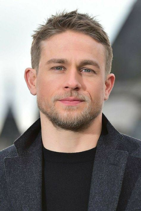 Charlie Hunnam actor Charlie Hunnam Haircut, Crew Cut Haircut, Mens Hairstyles Thick Hair, Corte De Cabelo Masculino, Charlie Hunnam, Crew Cuts, Mens Hairstyles Short, Facial Hair, Haircuts For Men