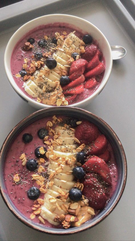 Smoothie Bowls Aesthetic, Smoothies Aesthetic, Smoothie Bowl Aesthetic, Perfect Smoothie, Healthy Food Dishes, Healthy Food Motivation, Smoothie Bowls, Easy Baking Recipes Desserts, Fruit Smoothie Recipes