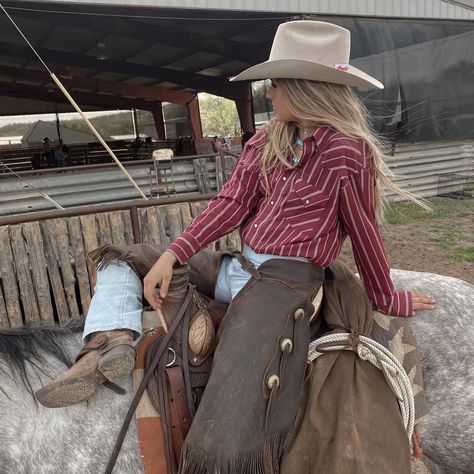 Country Life Outfits, Womens Western Riding Outfits, Ranch Clothes For Women, Western Riding Outfits Women, Rancher Outfit Women, Rich Western Outfits, Ranch Work Outfit, English Rider Outfits, Ranch Hand Outfit