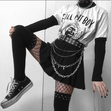 Goth Gifts, Punk Style Outfits, How To Impress, Egirl Fashion, E Girl Outfits, Barbie Wardrobe, Pretty Clothing, Alt Outfits, Goth Girl