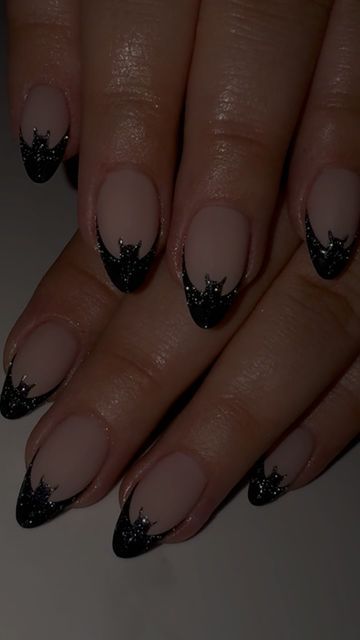 𝐉𝐚𝐬𝐦𝐢𝐧𝐞 on Instagram: "it’s frickin’ bats 🦇
.
.
.
.
#halloweennails #batnails bat nails Halloween nails" Bat Nails Art, Batman Nails, Frickin Bats, Bat Nails, Perfect Ten, Nails Halloween, Black Bat, French Tip Nails, Beautiful Makeup