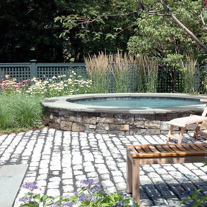 Traditional Home Small Natural Looking Salt Water Pool Design, Pictures, Remodel, Decor and Ideas Sunken Hot Tub, Backyard Spa, Round Hot Tub, Hot Tub Landscaping, Hot Tub Designs, Relaxing Backyard, In Ground Spa, Hot Tub Backyard, Stone Patio