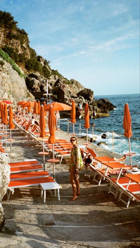 Portofino Italy, Honeymoon Places, Summer Paradise, Italy Summer, Amalfi Coast Italy, Italy Photography, Italian Summer, Summer Inspiration, Living Abroad