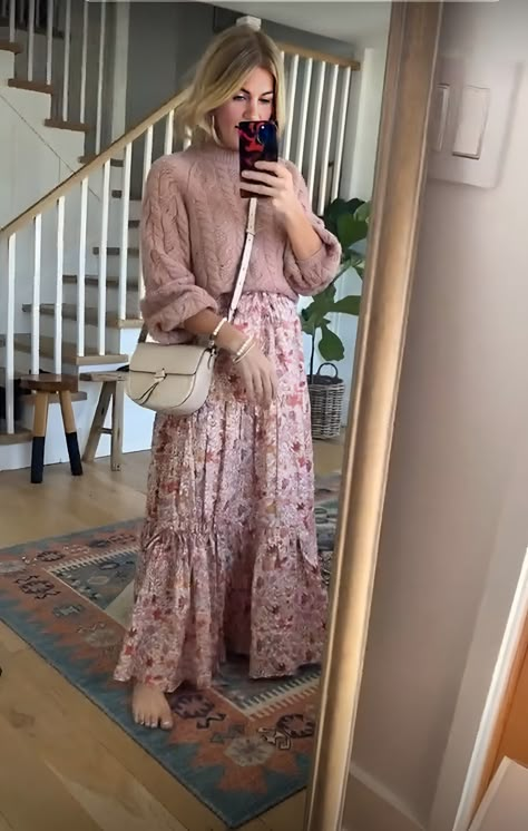 Ditsy Floral Outfit, Modest Valentines Outfits, Fall Floral Dress Outfit, Feminine Romantic Style Casual, Cold Spring Outfit Dressy, Cold Weather Church Outfit, Modest Modern Outfits, Fall Feminine Outfits, Spring Church Outfits