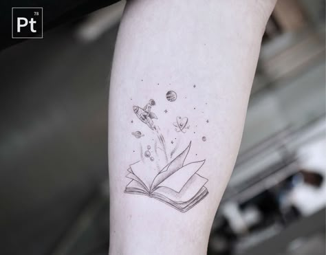 20+ Exceptional Book Tattoo Ideas Open Book Tattoo, Reading Tattoo, Teacher Tattoos, Bookish Tattoos, Literary Tattoos, Moon Reading, Meaningful Tattoos For Women, Inspiration Tattoos, Tattoos Geometric