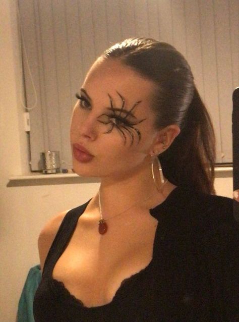 Halloween Spider Makeup, Maquillage Halloween Simple, Spider Makeup, Creative Halloween Makeup, Halloween Makeup Clown, Halloweenský Makeup, Creepy Halloween Makeup, Cute Halloween Makeup, Halloween Makeup Pretty