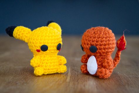 Pikachu And Charmander, Pikachu Crochet Pattern, Charmander Amigurumi, Pokemon Christmas Ornaments, Crochet Pikachu, Pikachu Crochet, Pokemon Crochet, Pokemon Ideas, Pokemon Crochet Pattern