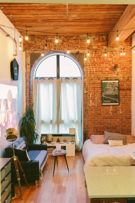 Studio Dreams in Brooklyn — Black & Blooms Home Decor Studio Apartment, Studio Apartment Interior Design, Studio Apartment Interior, Interior Design Apartment, Home Decor Studio, Apartemen Studio, Boho Quotes, Trendy Apartment, Apartment Decoration