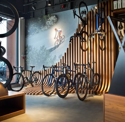 Middle East Living Room, Cycle Store Design, Bicycle Workshop, Bicycle Cafe, Coffee And Pastries, Bike Cafe, Cycle Store, Coffee Bike, Bicycle Store