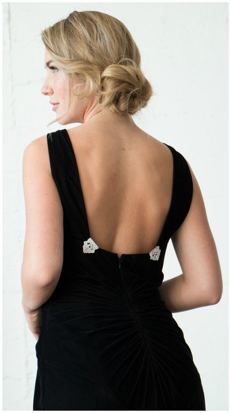 Clip a pair of Jubilee Jones dress clips on the back of your dress before going out for the evening for an unexpected, glam touch of sparkle. Black Tie Gowns, Gatsby Girl, Displaying Jewelry, Brooch Style, Bijoux Art Nouveau, Brooch Dress, Dress Clips, Art Deco Dress, Historical Jewellery