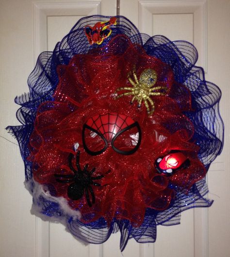 Spider man with light up car wreath for sell Car Wreath, Spiderman Decorations, Manly Decor, Man Character, Halloween Wreath, Light Up, Spiderman, Wreath, Halloween