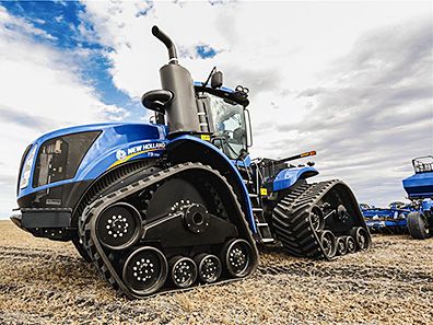 Tractor Manufacturers, John Deere Tractors Farms, Truck And Tractor Pull, New Holland Agriculture, Ranch Riding, Tractor Pictures, Big Tractors, New Tractor, Agriculture Tractor