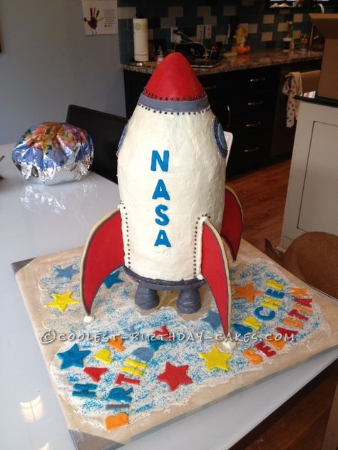 Old Fashioned Rocket Cake ... This website is the Pinterest of birthday cakes Birthday Cake Homemade, Rocket Ship Cakes, Birthday Cake Diy, Birthday Cake Inspiration, Rocket Birthday, Rocket Cake, Rocket Party, Diy Birthday Cake, Cake Homemade