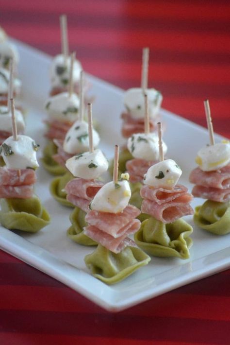 Marinated Mozzarella Pearls & Tortellini Appetizer Recipe Tortellini Appetizer, Phyllo Appetizers, Marinated Mozzarella, One Bite Appetizers, Tiny Foods, Mozzarella Pearls, Marinated Vegetables, Cheese Tortellini, Appetizer Bites