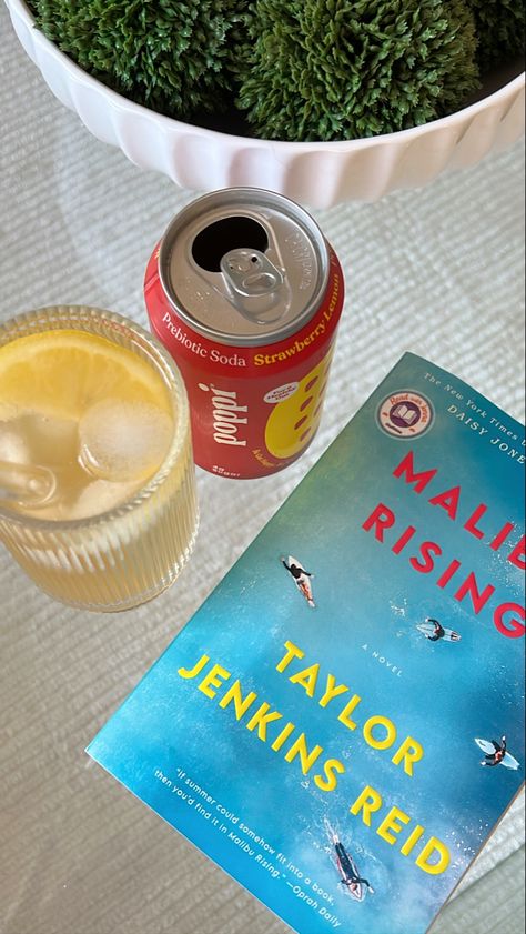 #reading #books #maliburising #poppi #aesthetic Low Sugar Drinks, Water Fruit, Healthy Bedtime Snacks, Probiotic Drinks, Seltzer Water, Cherry Limeade, Strawberry Lemon, Pretty Drinks, Night Routine