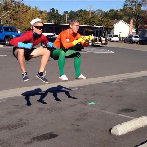 TO THE INVISIBLE BOAT MOBILE!! Barnacle Boy, Mermaid Man, The Lone Ranger, Spongebob Memes, 웃긴 사진, Amazing Cosplay, Spongebob Squarepants, Best Cosplay, Funny Laugh