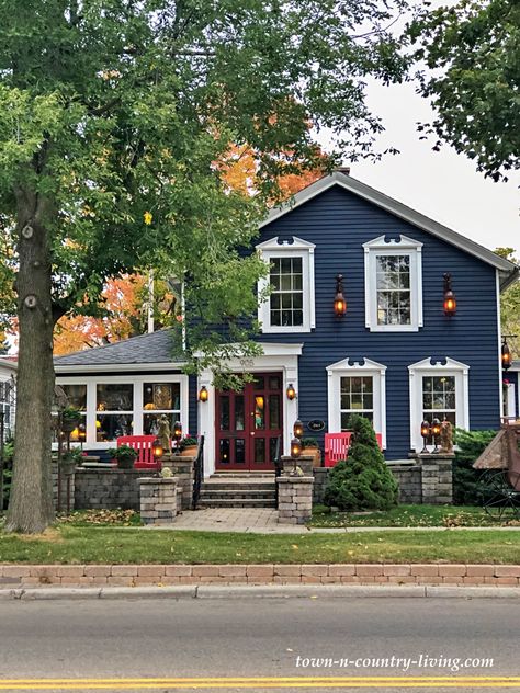 Blue Home Exterior, Navy Blue Houses, Indie House, Dark Blue Houses, Lake Condo, Blue Siding, Cottage Journal, Cottage Exterior, Blue Cottage