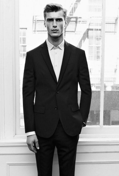 Clement Chabernaud Scandinavian Men, F Men, A Man In A Suit, Man In A Suit, French Models, Sharp Dressed Man, Well Dressed Men, Gentleman Style, Suit And Tie