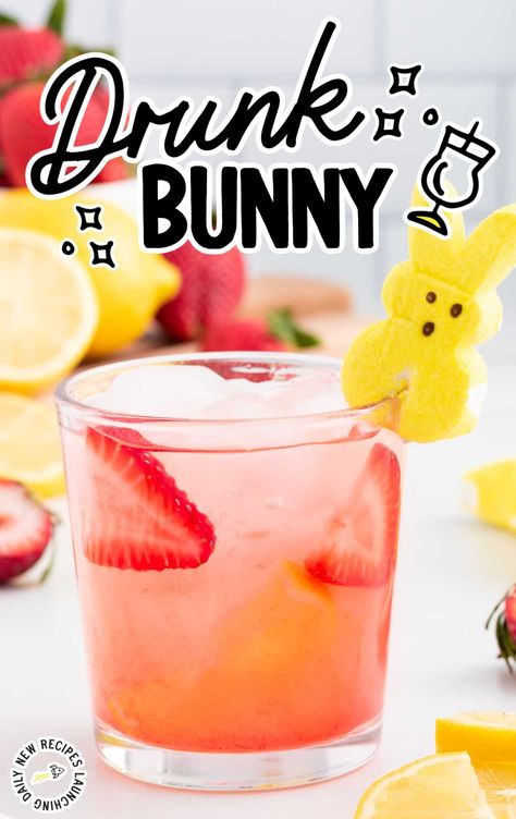 Bunny Cocktail, Bunny Recipes, Strawberry Daiquiri Mix, Easter Cocktail, Lemonade Strawberry, Easter Deserts, Easter Drink, Easter Cocktails, Flavored Lemonade