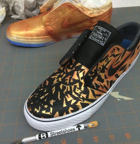 How To Paint Leather Sneakers Step By Step Tutorial – B Street Shoes Paint Leather Shoes, Painting Leather Shoes, Painted Boots, Painted Shoes Diy, What To Paint, Custom Sneakers Diy, Painted Nikes, Paint Leather, Shoe Painting