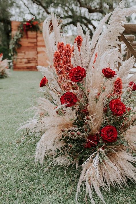 In N Out Truck, Modern Chinese Wedding, Chinese Wedding Decor, Hummingbird Nest Ranch, Pink Flower Arrangements, Hummingbird Nest, Red Wedding Decorations, Pronovias Bridal, Red Wedding Theme