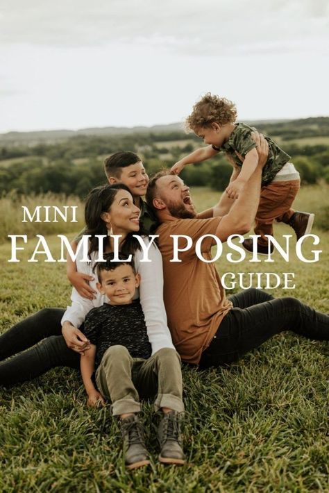 Family Foto Ideas, Family Photo Ideas Outside, Family Of 5 Posing Ideas, Taking Family Pictures Yourself, How To Pose In Family Photos, Family Photo Tips Posing Guide, 5 People Family Pictures, Mini Session Posing Guide, Selfie Family Photo Ideas