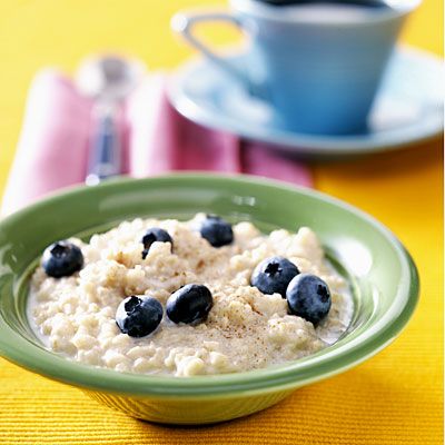 Blueberry Oatmeal Recipes, Crohns Diet, Homemade Oatmeal, Blueberry Oatmeal, Cooked Veggies, Oatmeal Recipes, How To Make Salad, Puddings, Blueberries