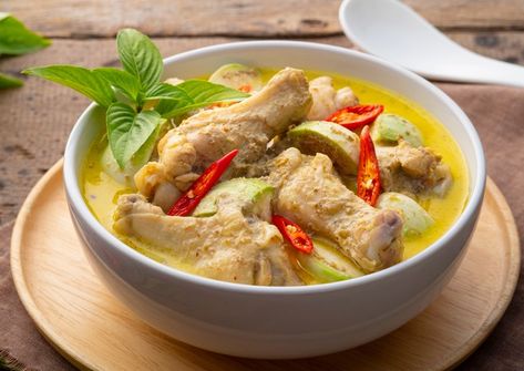 Kari Ayam, Food Channel, Indonesian Food, Thai Red Curry, Hummus, Yummy Food, Dessert, Chicken, Ethnic Recipes