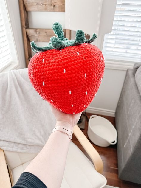 Strawberry Pillow Crochet, Crochet Strawberry Pillow, Strawberry Pillow, Pillow Crochet Pattern, Crochet Strawberry, Crochet Hook Size, Chair Size, Pillow Crochet, Basic Crochet