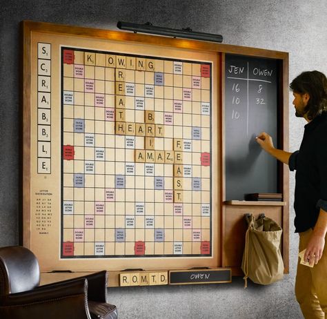 Small Game Room Ideas, Wall Scrabble, Board Game Room, Garage Game Rooms, Game Room Wall Decor, Basement Games, Vista House, Scrabble Game, Scrabble Board