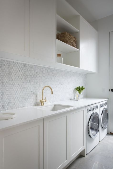 White Laundry Room, Dream Laundry Room, White Laundry, Laundry Room Renovation, Laundry Design, Modern Laundry Rooms, Laundry Room Cabinets, Laundry Room Remodel, Laundry Room Inspiration