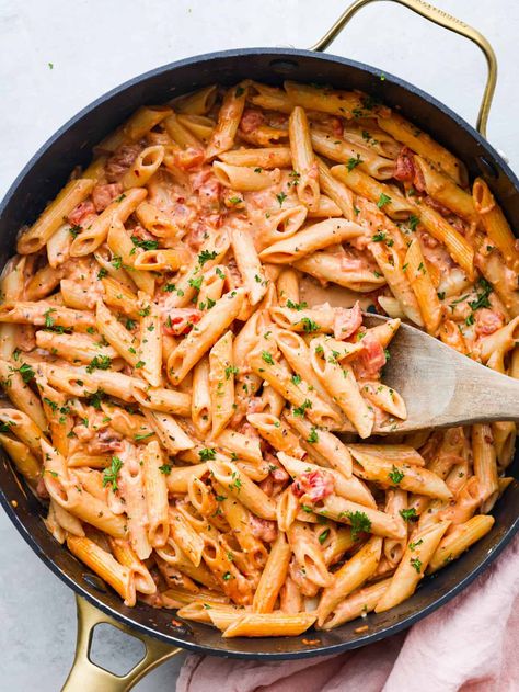 Pink Sauce Pasta Pink Sauce Pasta Recipe, Easy Wedge Salad, Pink Sauce Pasta, Crockpot Chicken And Noodles, Pink Sauce, Meal Planning Menus, The Recipe Critic, Tuna Pasta, Recipe Critic