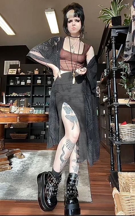 Summer Goth Outfits Aesthetic, Bohemian Goth Fashion, Wymsical Goth, Goth Outfit Inspiration Summer, Grunge Punk Summer Outfits, Alt Outfit Ideas Summer, Outfit Ideas Summer Goth, Grunge Summer Dress, Goth Dress Casual