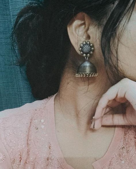 #Earings #jhumka #jewllery Jhumka Asthetic Picture, Jhumkas Aesthetic Snap, Jhumka Selfie, Jhumkas Aesthetic, Aesthetic Jhumka, Papa Mochi, Jhumka Aesthetic, Ethnic Aesthetic, Newspaper Wallpaper