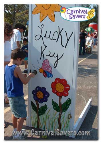 Lucky Key Unique Carnival Game Idea! - Cool if someone has a door lying around. School Carnival Games, Diy Carnival Games, Homemade Carnival Games, Carnival Booths, Fall Festival Games, Fete Ideas, Fun Fundraisers, Fall Carnival, Diy Carnival