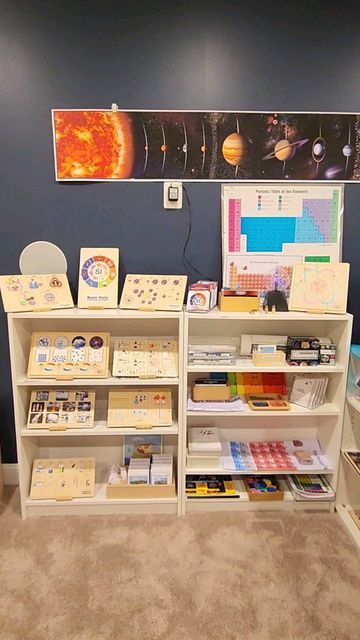 Science Shelf Preschool, Montessori Science Shelf, Montessori Tips, Atomic Model, Science Area, Montessori Shelf, Montessori Science, Science Room, Montessori Elementary