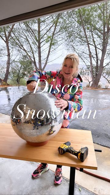 Snowman Disco Ball, Mirror Ball Snowman, Disco Ball Decor Christmas, Disco Ball Garland Christmas, Diy Large Disco Ball, Diy Disco Ball Ornament, Disco Ball Christmas Decorations, Disco Ball Christmas Wreath, Disco Snowman