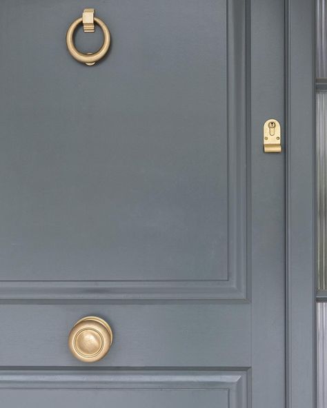 It’s all about the details in this sophisticated entrance door from @lemonglassuk⁠ ⁠ The Ring Knocker, Cylinder Pull and Camber Centre Door Knob work together to create effortless style.⁠ ⁠ Stunning work 👏⁠ ⁠ ⁠#finishingtouches #homedécor #interiorlovers #interiordesign #homedecor #homestyling #hardware #decorativehardware ⁠#crofthardware #doorhardware #luxuryhome⁠ Entrance Door, Door Knocker, Decorative Hardware, Door Knockers, Door Knob, Entrance Doors, The Ring, Door Knobs, The Details