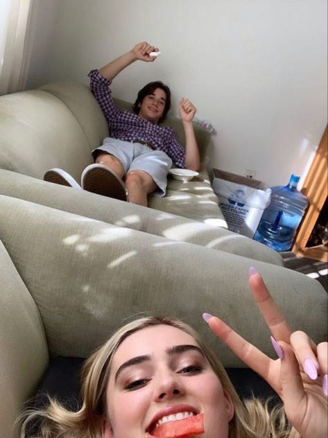 Oliver Otto, American Housewife, Cast Photos, Meg Donnelly, Creepy Facts, American Series, Peeta Mellark, Fangirl Problems, American House