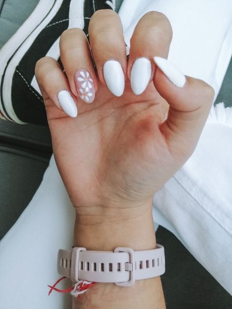 White Gel Nails With Flower Design, White Nail With Flower Design, White And Flower Nails, Short White Nails With Flower Design, White Nails With Flower Designs, White And Floral Nails, White Acrylics With Flowers, White Nail Designs With Flowers, White Acrylic Nails With Flower Design