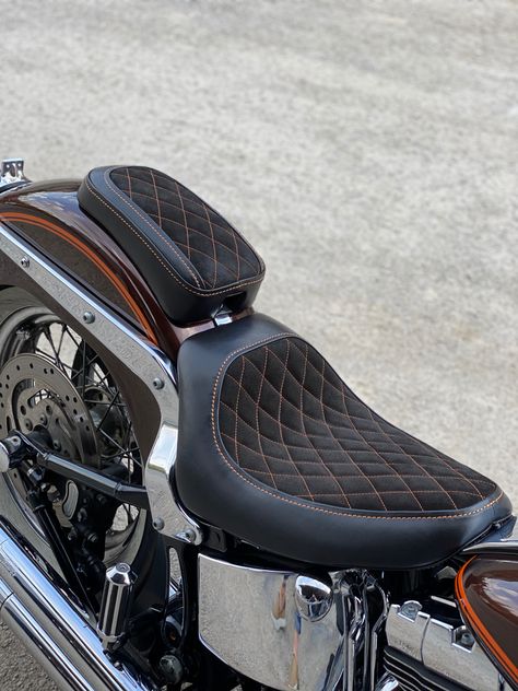 Harley Softail Custom, Harley Davidson 1200, Softail Bobber, Мотоциклы Harley Davidson, Bike Seat Cover, Norton Commando, Softail Custom, Softail Deluxe, Harley Dyna