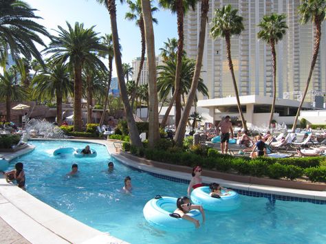 MGM Grand's Backlot River is a quarter of a mile of winding lazy river that the whole family will love. Mgm Grand Las Vegas Pool, Best Pools In Vegas, Best Las Vegas Hotels, Hotel Manager, Las Vegas Pool, Las Vegas With Kids, Vegas Pools, Pool Hotel, Mgm Grand Las Vegas